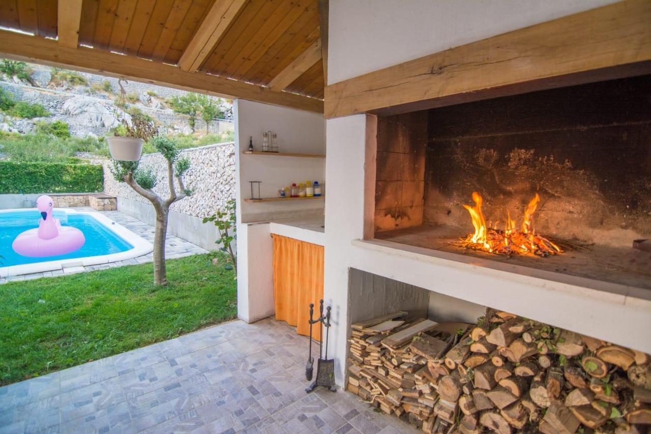 Village Holiday Apartman With Heated Pool Maslina Kostanje 外观 照片