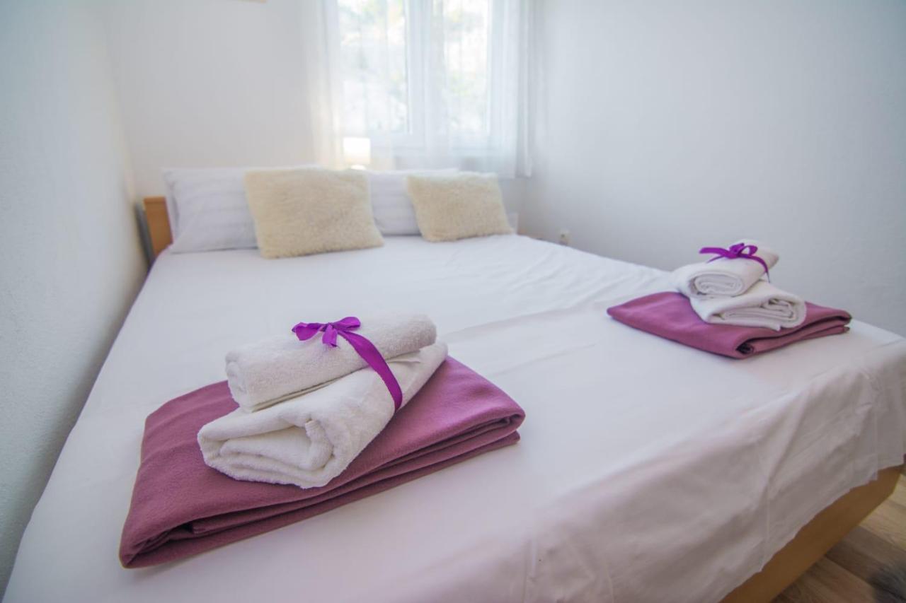 Village Holiday Apartman With Heated Pool Maslina Kostanje 外观 照片