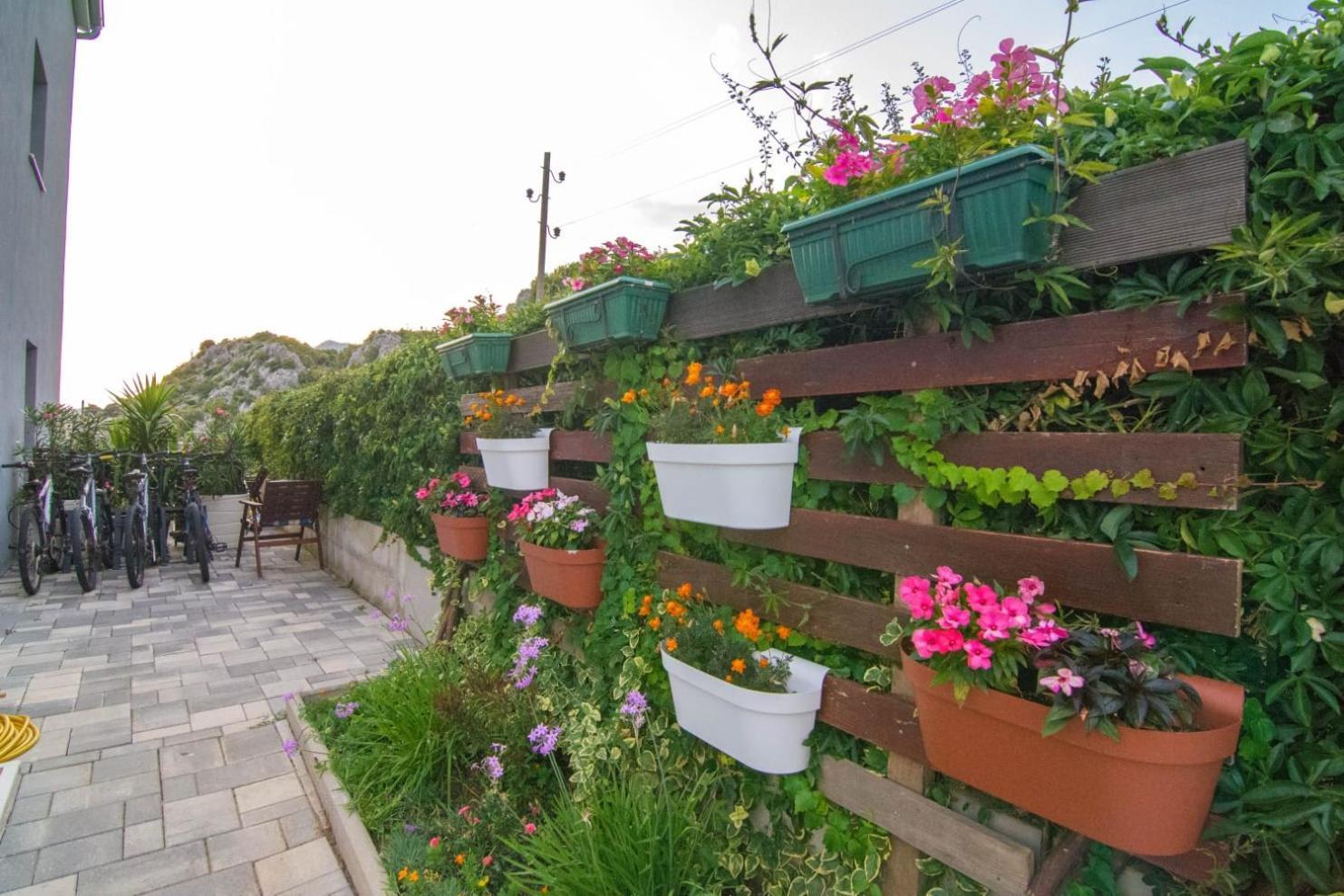 Village Holiday Apartman With Heated Pool Maslina Kostanje 外观 照片