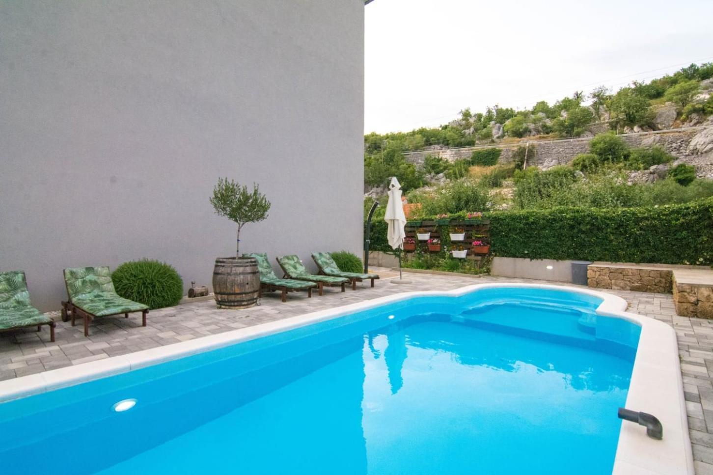 Village Holiday Apartman With Heated Pool Maslina Kostanje 外观 照片